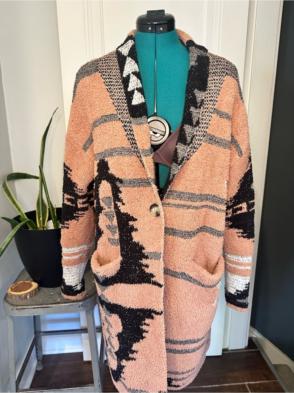 Davi & Dani Womens S Brown Aztec Print Cardigan Sweater - Picture 9 of 13
